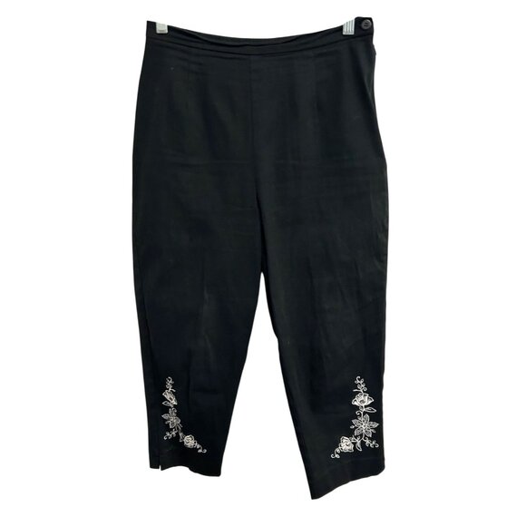 Briggs New York Black Embroidered Floral Capri Pants Size 14 - Picture 1 of 7